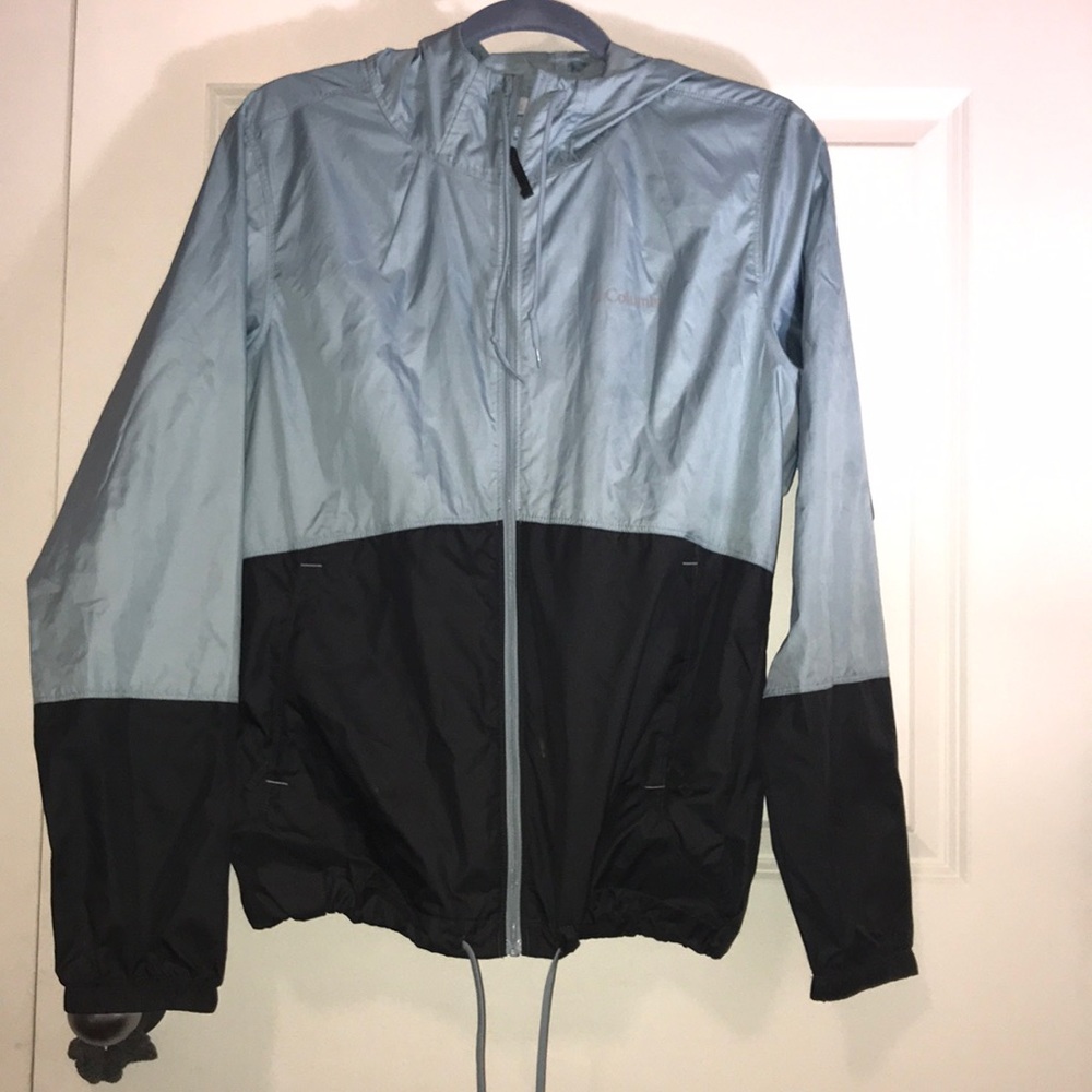 Columbia wind breaker